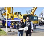 Stoddart и Liebherr празднуют знаменательную передачу крана на выставке ScotPlant 2026