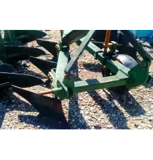 Плуг трехкорпусный навесной ПМ 3-25